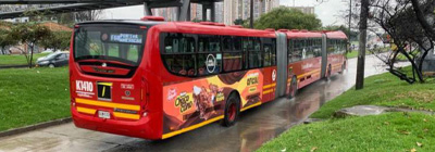 Bus Biarticulado con valla